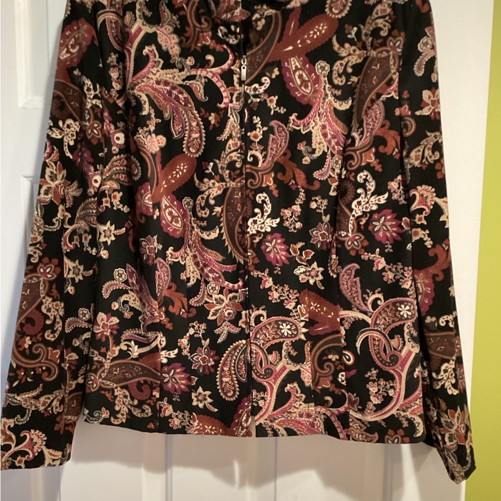 Blazer - Picture 3 of 5